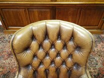 Engelse Chesterfield clubfauteuil bruin