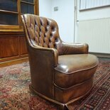Engelse Chesterfield clubfauteuil bruin