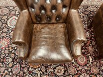 2x Engelse Chesterfield Wingchair fauteuil Donkerbruin