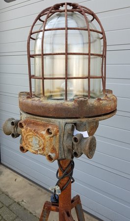 Industriƫle vloerlamp robuust - VI6