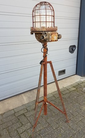 Industriƫle vloerlamp robuust - VI6