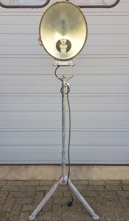 Ovale industriƫle staande lamp - VI10