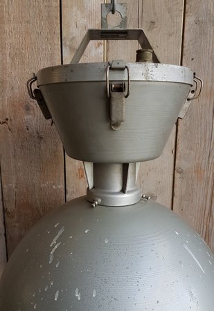 Antieke metalen fabriekslamp met glas - HI21