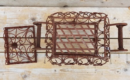 Brocante Franse smeedijzeren mand met deksel