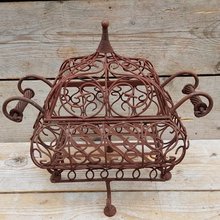 Brocante Franse smeedijzeren mand met deksel