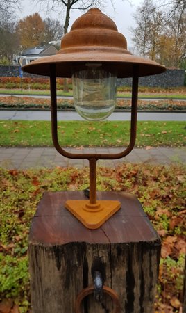 Meerpaal lamp / Sokkellamp van cortenstaal