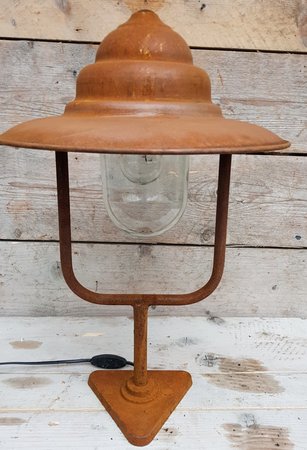 Meerpaal lamp / Sokkellamp van cortenstaal