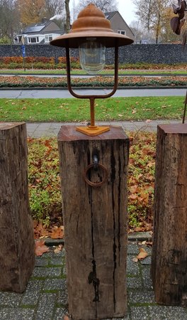 Meerpaal lamp / Sokkellamp van cortenstaal