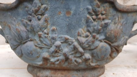 Brocante Franse gietijzeren Jardinière