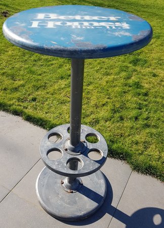 Stoere ronde houten bartafel statafel