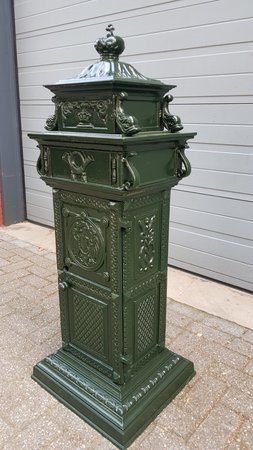 Grote klassieke brievenbus donkergroen
