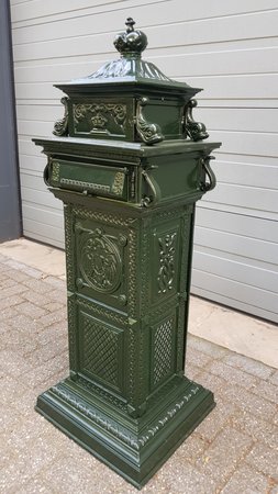Grote klassieke brievenbus donkergroen