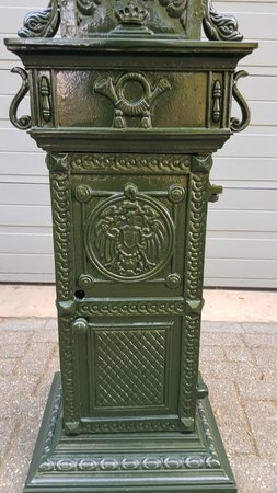 Grote klassieke brievenbus donkergroen