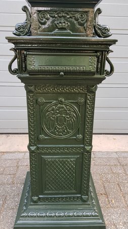 Grote klassieke brievenbus donkergroen