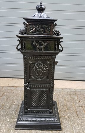 Grote klassieke brievenbus zwart