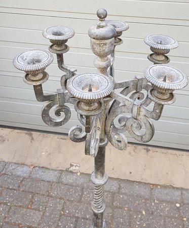 Grote gietijzeren kandelaar