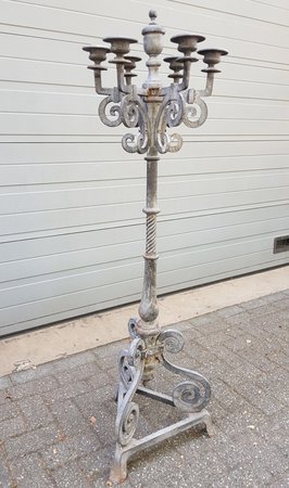 Grote gietijzeren kandelaar