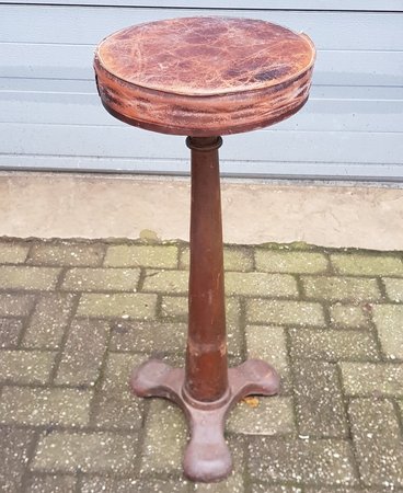 Industriele metalen barkruk met lederen zitting