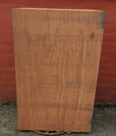 Grote hardhouten sokkel