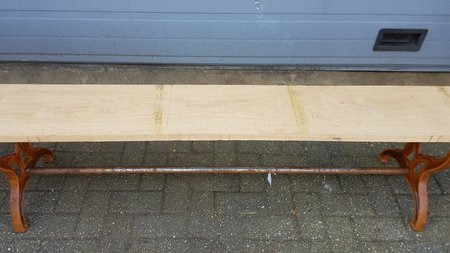 Rustieke tuinbank met eiken plank