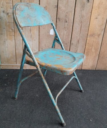 Brocante metalen klapstoel