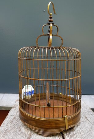 Ronde antieke houten vogelkooi klein