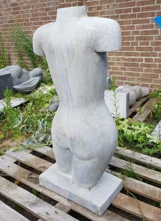 Torso van hardsteen
