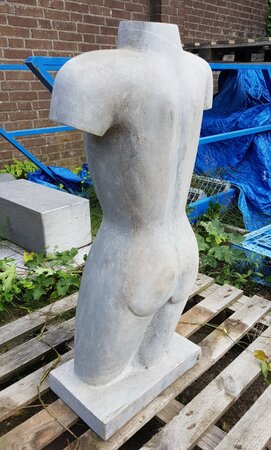 Torso van hardsteen