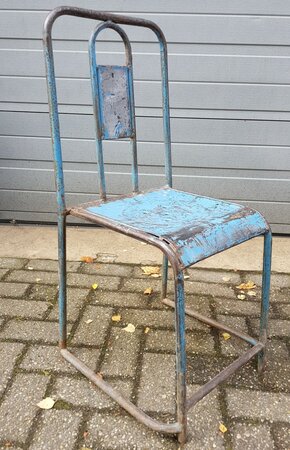 Brocante metalen stoel