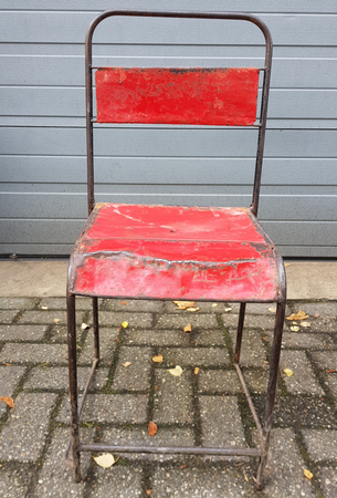 Retro metalen stoel
