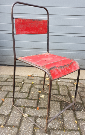 Retro metalen stoel
