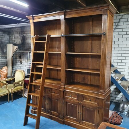 Eicholtz bibliotheek boekenkast met ladder