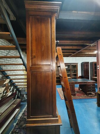 Eicholtz bibliotheek boekenkast met ladder