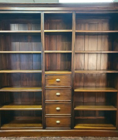 Klassieke mahonie boekenkast