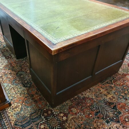 Antiek Engels Chesterfield bureau