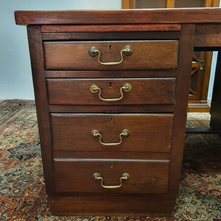 Antiek Engels Chesterfield bureau