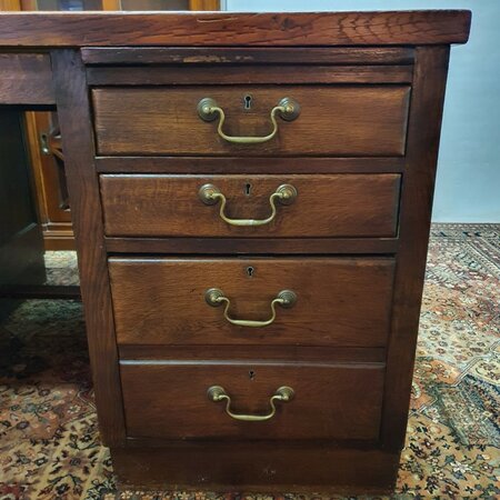 Antiek Engels Chesterfield bureau