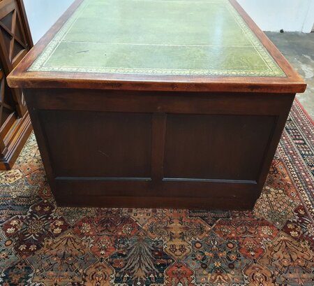 Antiek Engels Chesterfield bureau