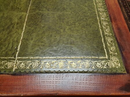Antiek Engels Chesterfield bureau