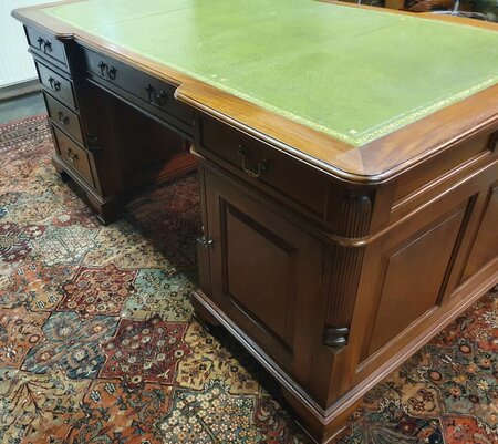 Antiek Engels partnerdesk bureau