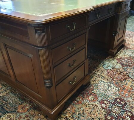 Antiek Engels partnerdesk bureau