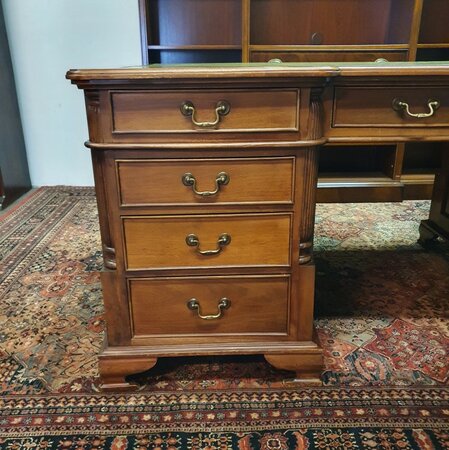 Antiek Engels partnerdesk bureau
