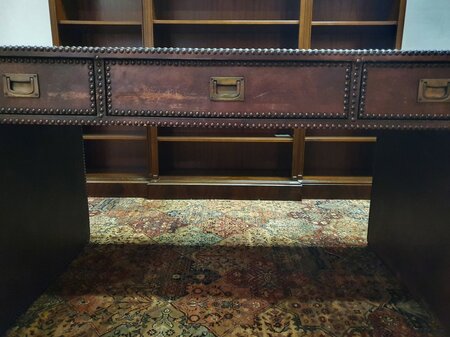 Uniek Chesterfield bureau volledig van leer