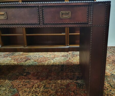 Uniek Chesterfield bureau volledig van leer