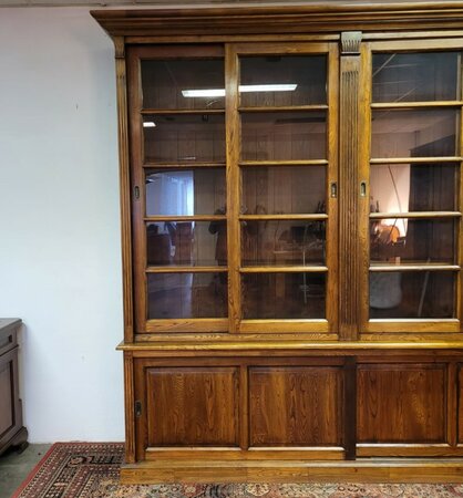 Antieke bibliotheek boekenkast