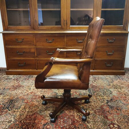 Antieke Chesterfield Gainsborough bureaustoel cognac bruin