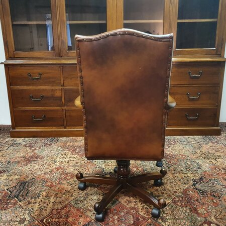 Antieke Chesterfield Gainsborough bureaustoel cognac bruin