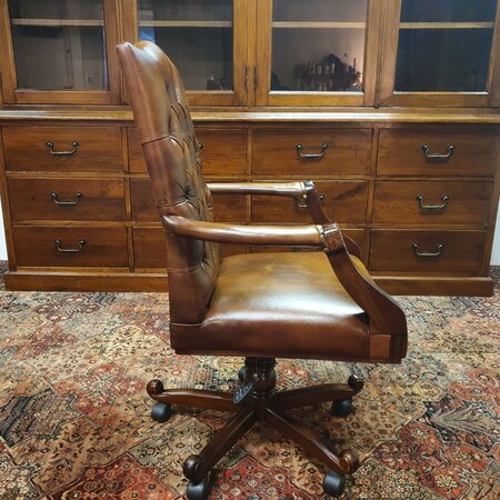 Antieke Chesterfield Gainsborough bureaustoel cognac bruin