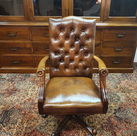 Antieke Chesterfield Gainsborough bureaustoel cognac bruin