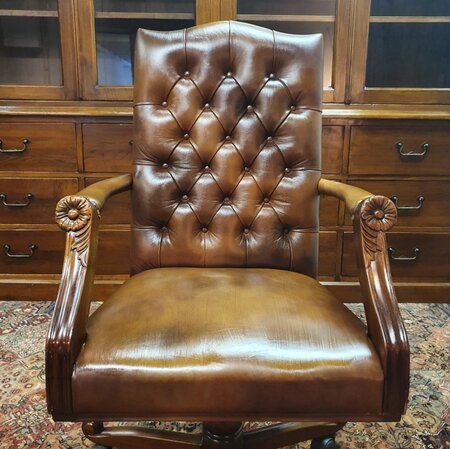 Antieke Chesterfield Gainsborough bureaustoel cognac bruin